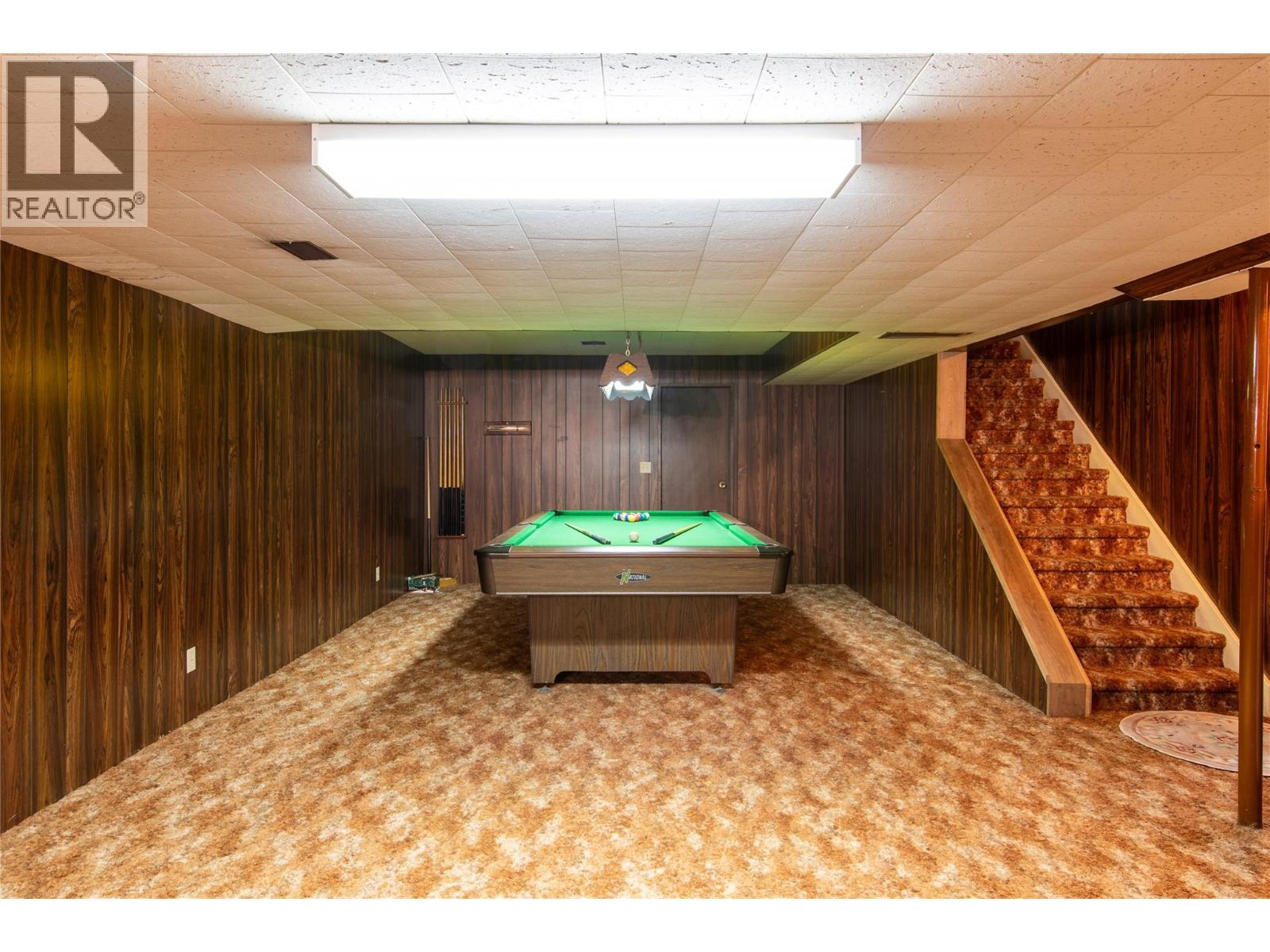 1420 BIRCH CRESCENT - 35