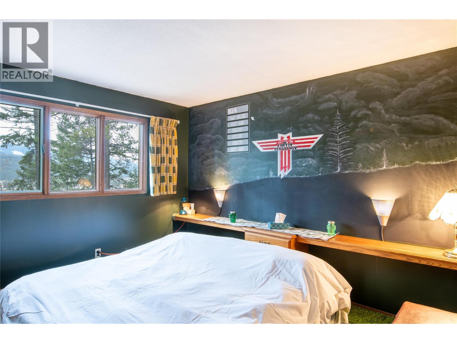 1420 BIRCH CRESCENT - 22