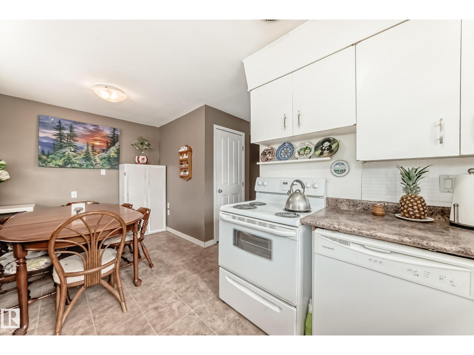 10837 65 AV NW, Edmonton