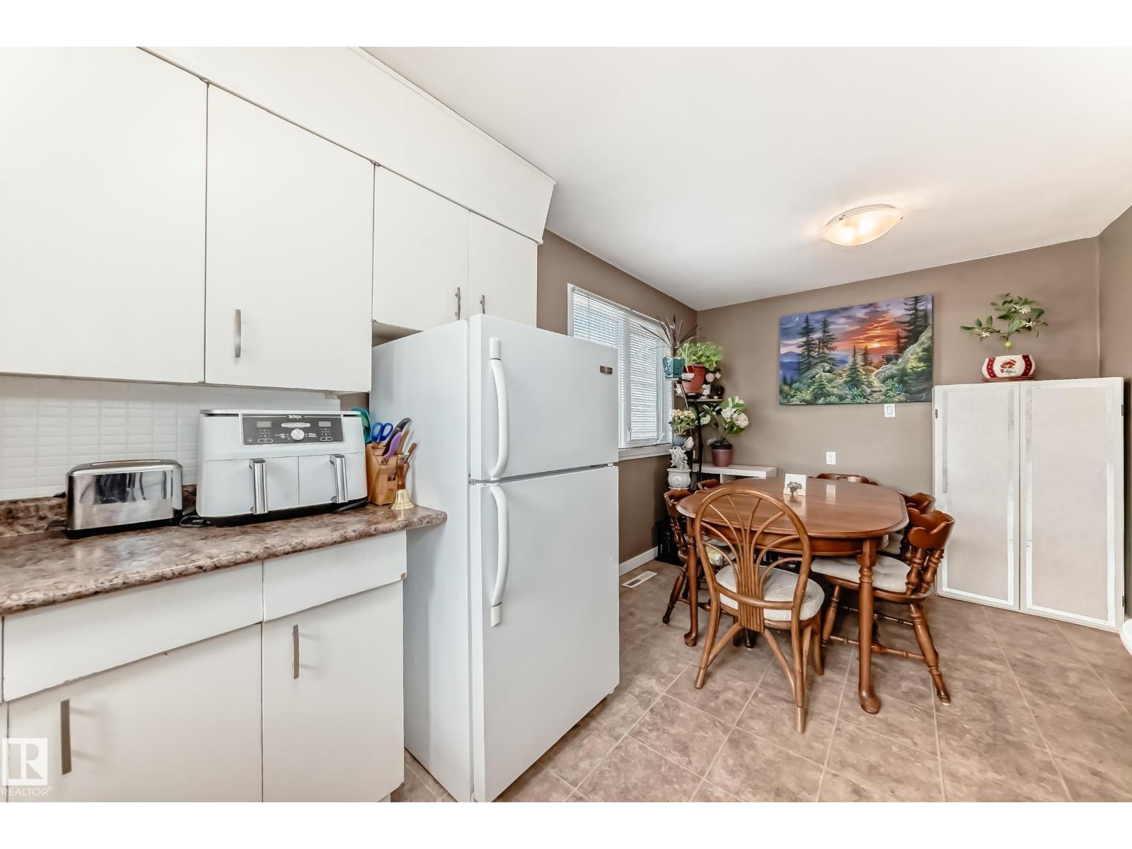 10837 65 AV NW, Edmonton