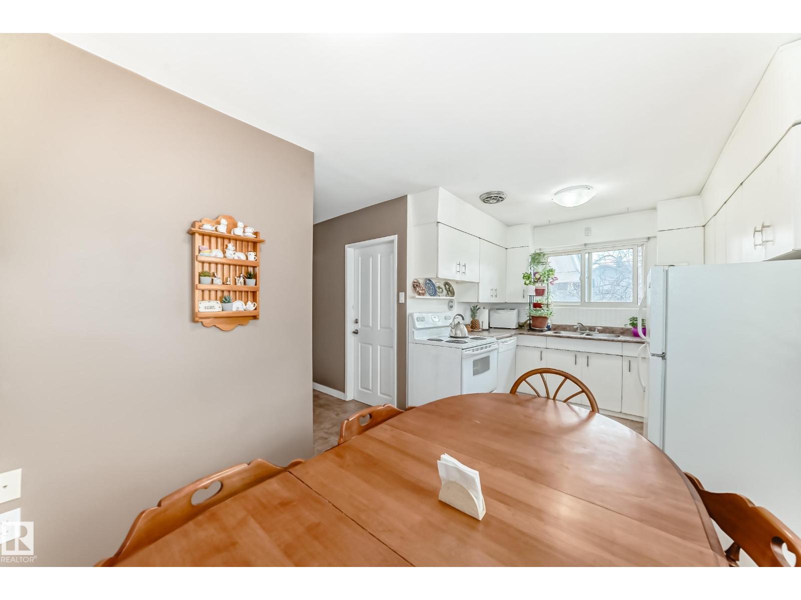 10837 65 AV NW, Edmonton