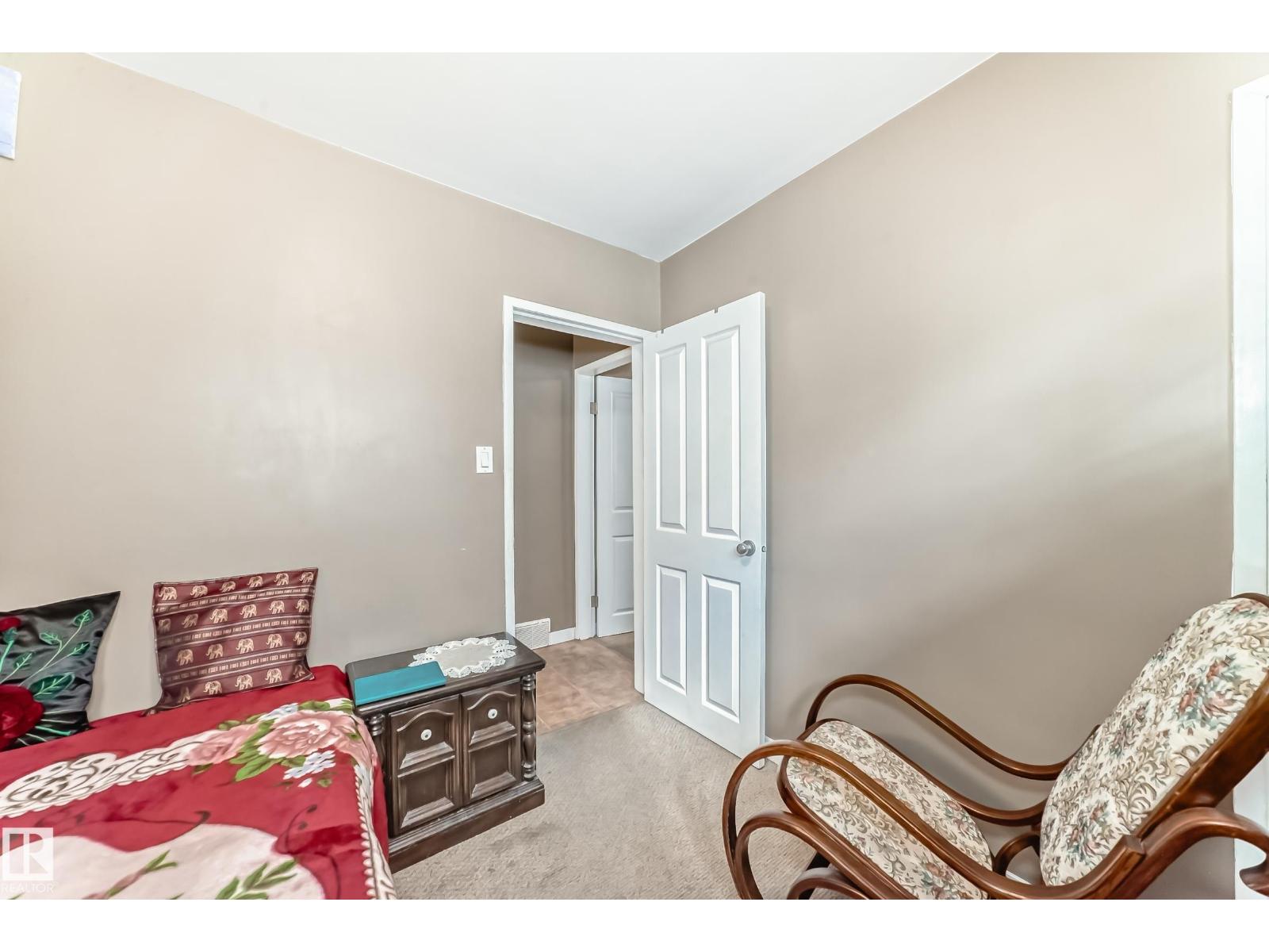 10837 65 AV NW, Edmonton