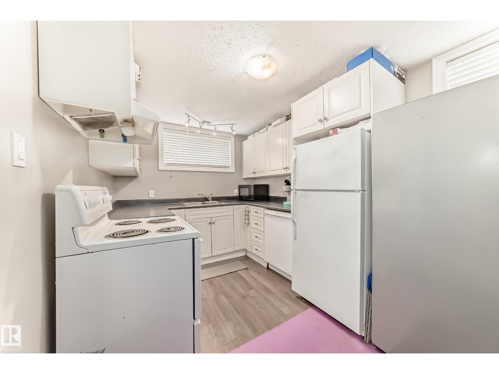 10837 65 AV NW, Edmonton