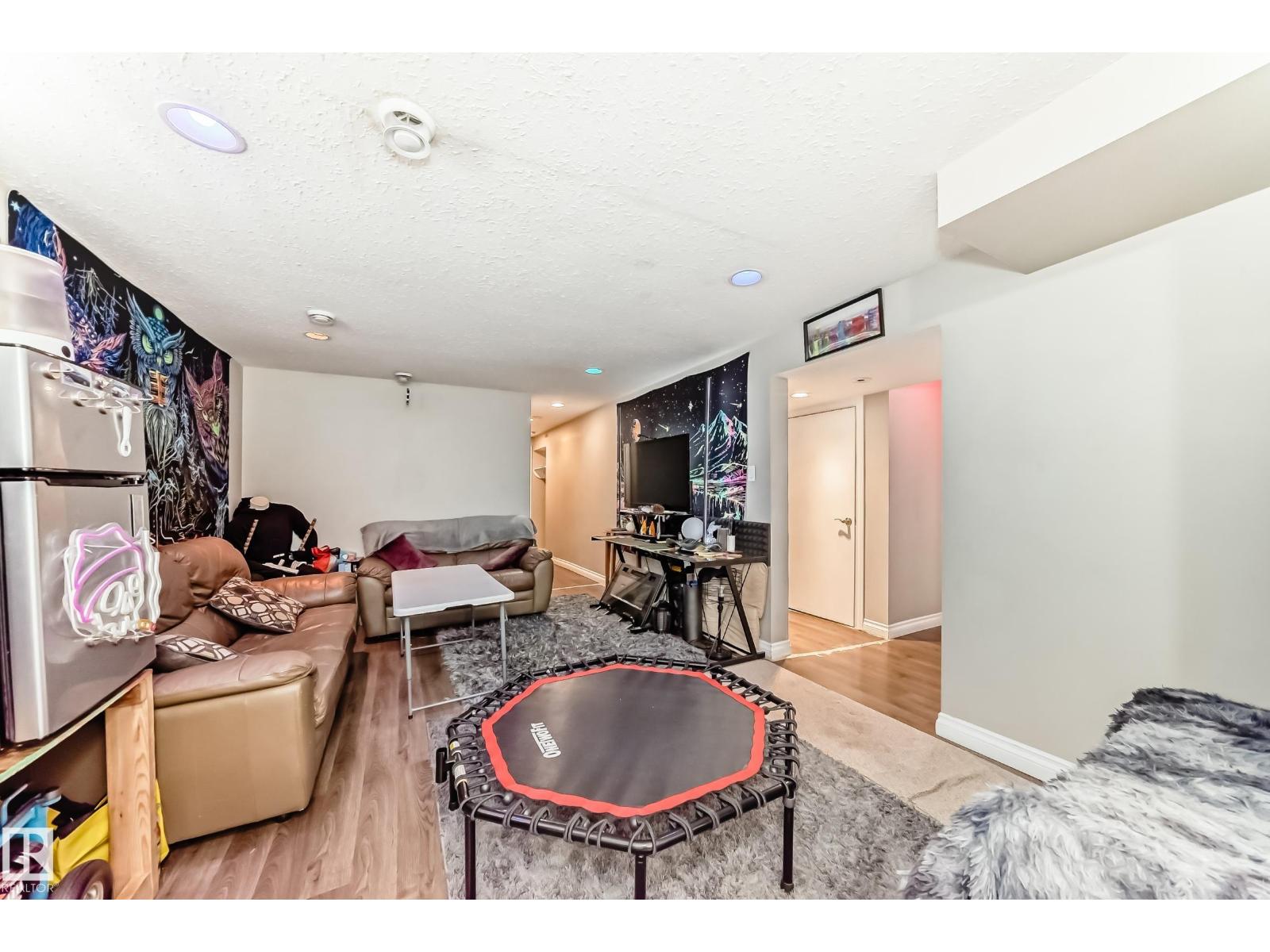 10837 65 AV NW, Edmonton