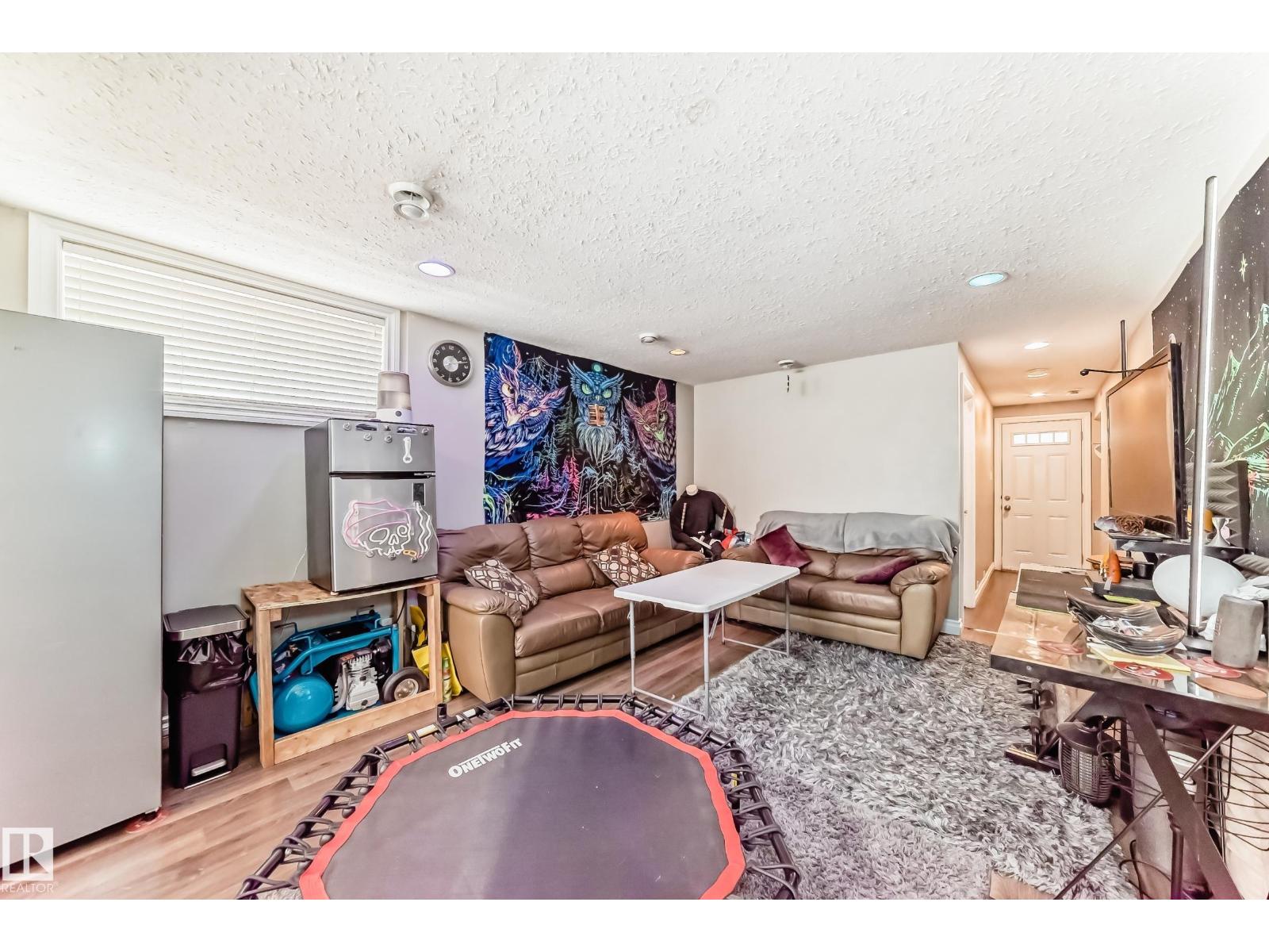 10837 65 AV NW, Edmonton