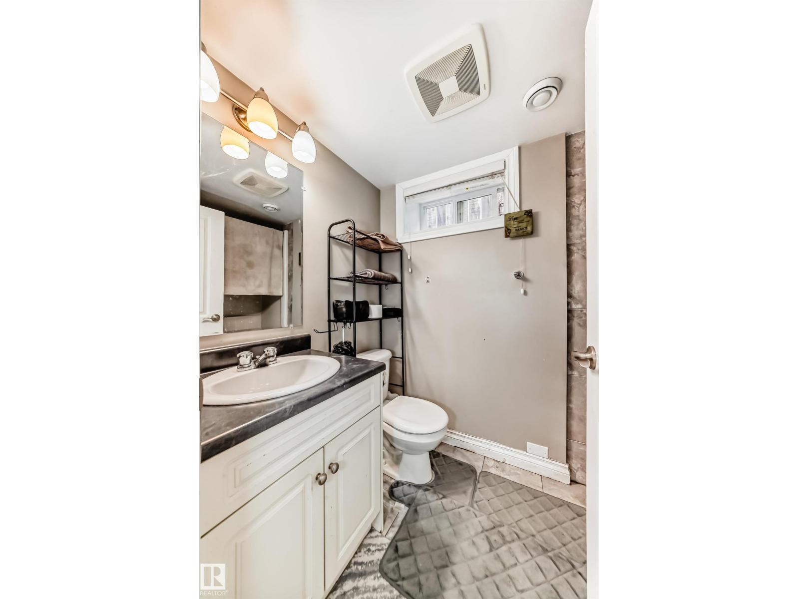 10837 65 AV NW, Edmonton