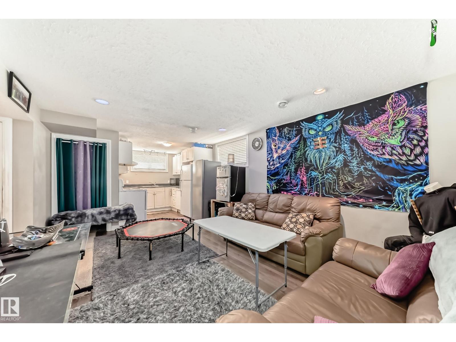 10837 65 AV NW, Edmonton