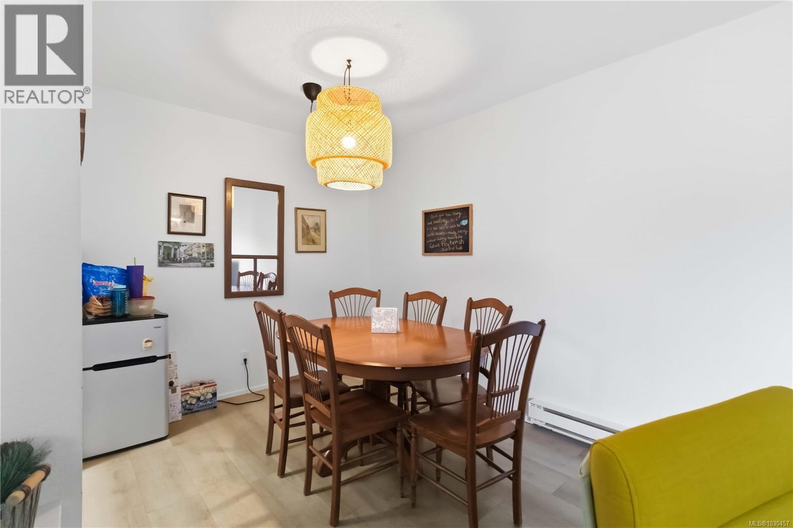 224 1870 McKenzie Ave, Saanich