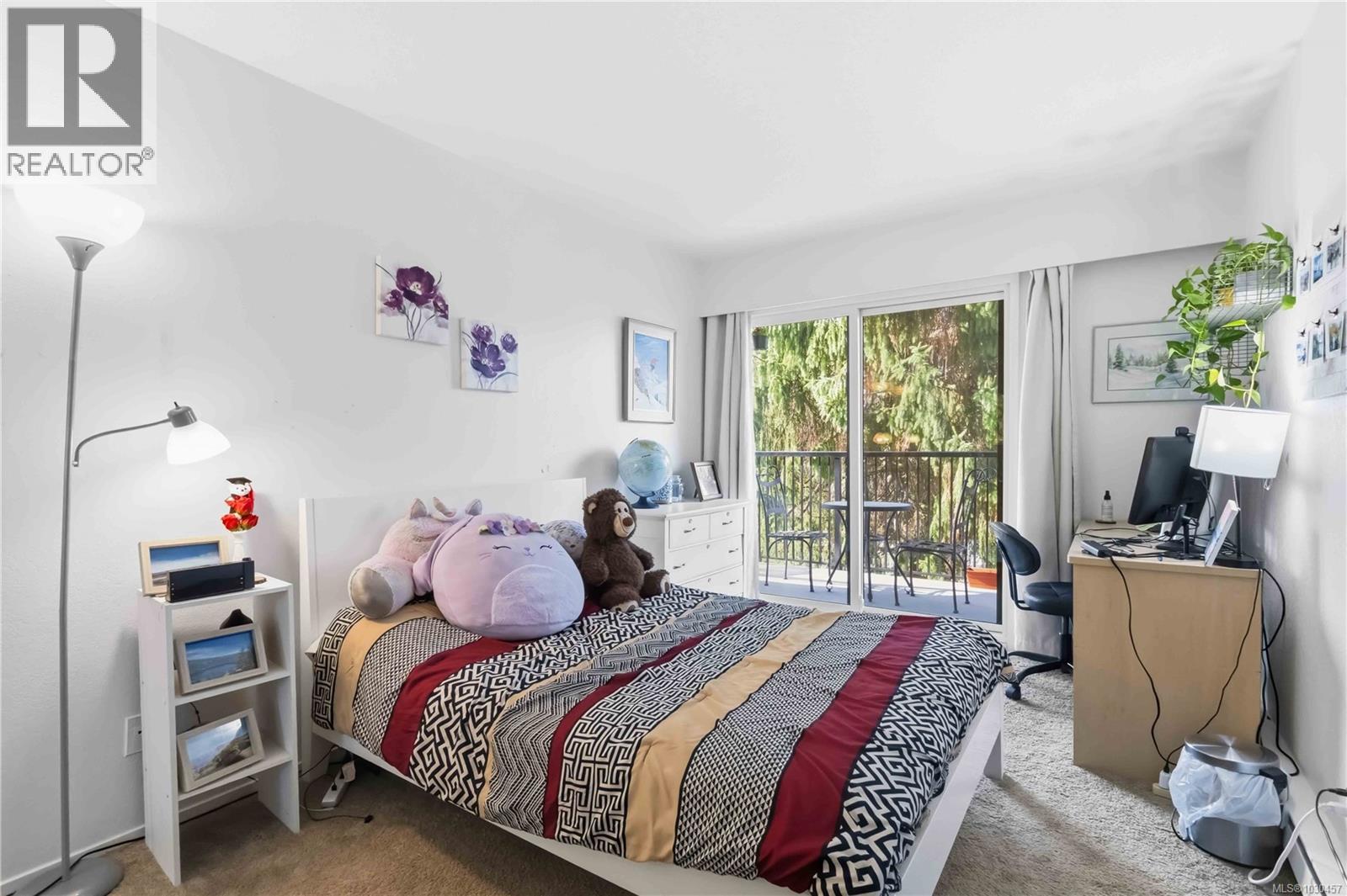 224 1870 McKenzie Ave, Saanich