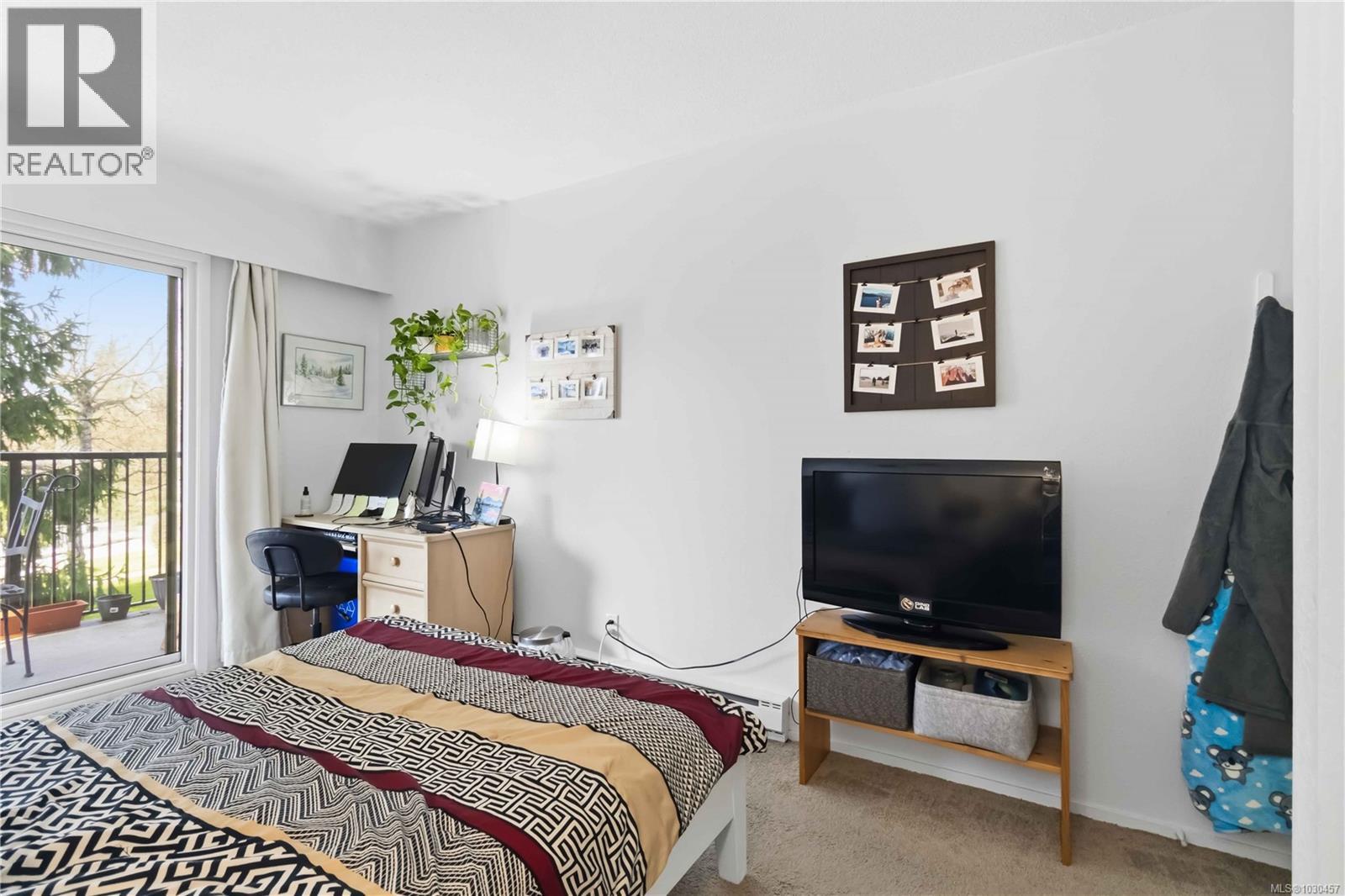 224 1870 McKenzie Ave, Saanich