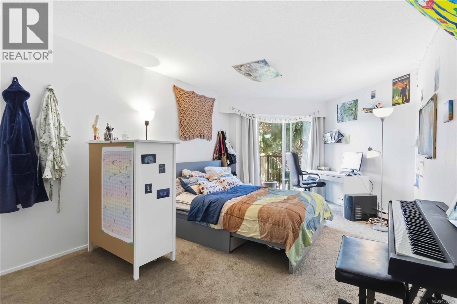 224 1870 McKenzie Ave, Saanich