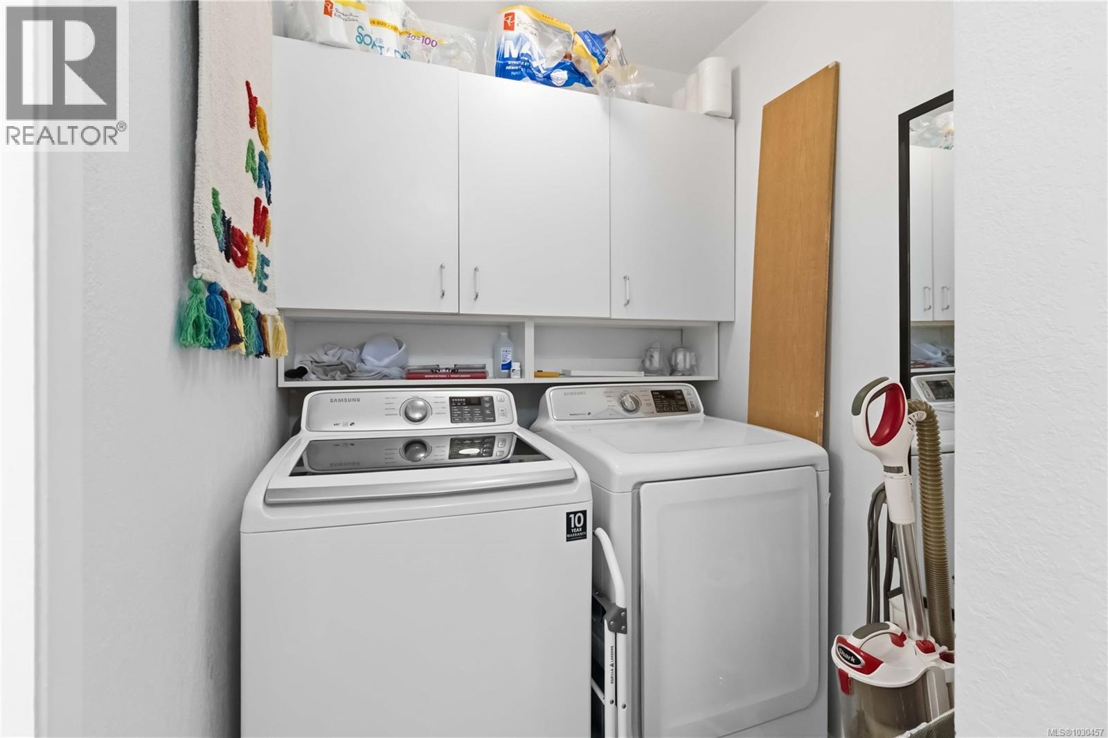 224 1870 McKenzie Ave, Saanich