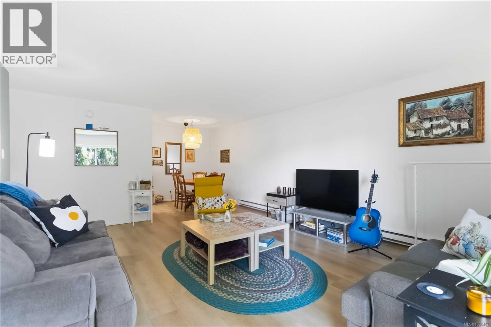 224 1870 McKenzie Ave, Saanich