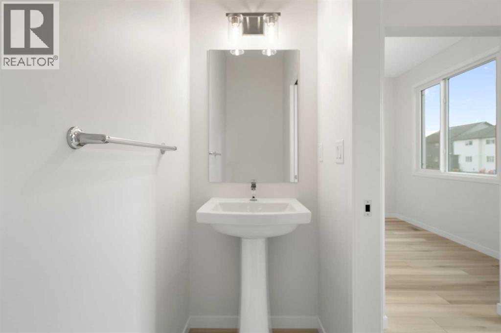 
          680 Buffaloberry Manor Southeast
            <br/>
            <span>Calgary</span>
            , 
            <span>AB</span>
             <span>T3M3Z3</span>
         - Photo 17