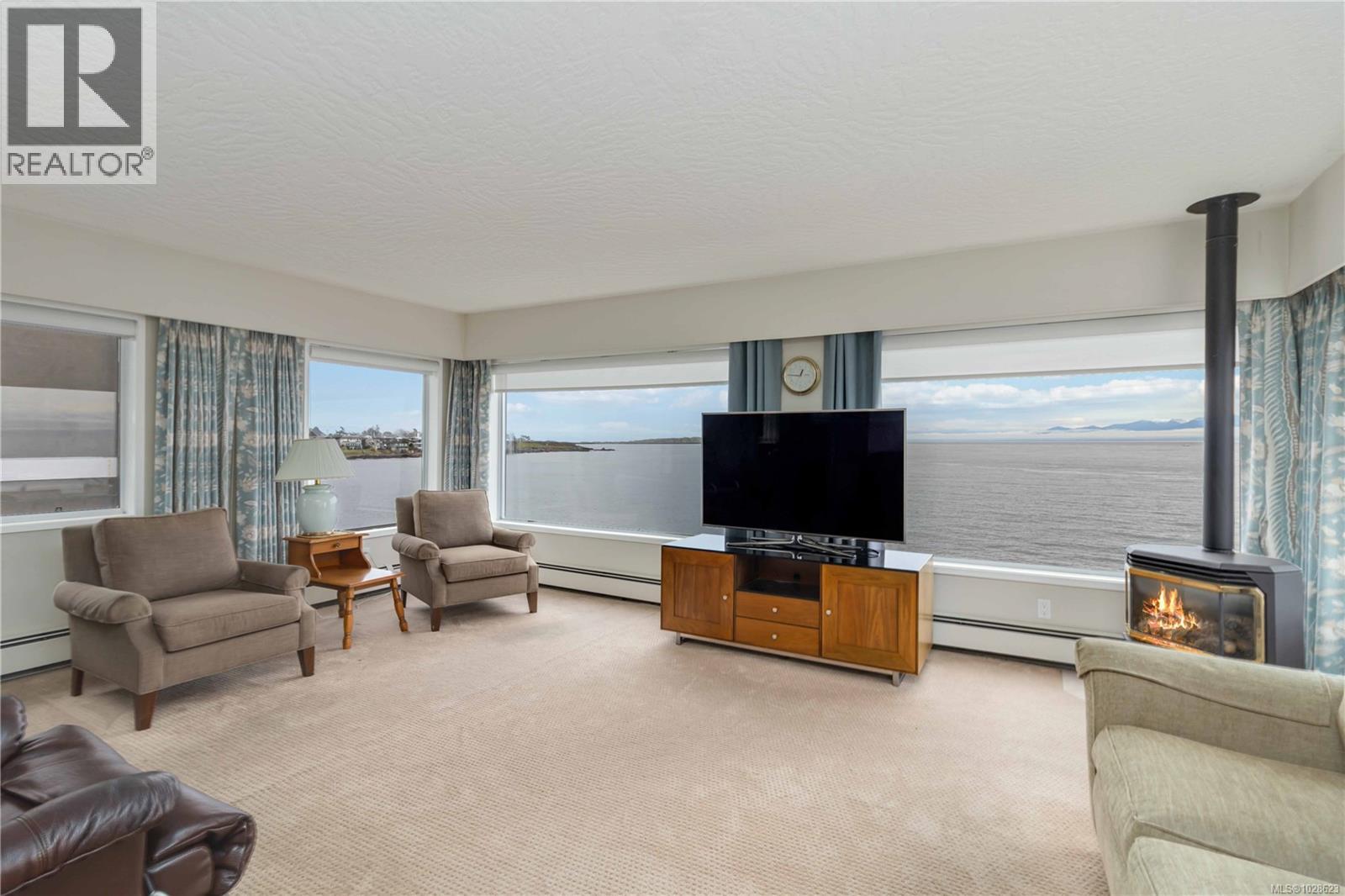 1811 Hollywood Cres - 21