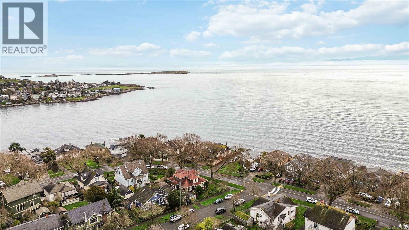 1811 HOLLYWOOD CRES - 58