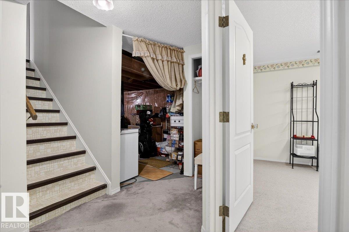 391 LEE RIDGE RD NW, Edmonton