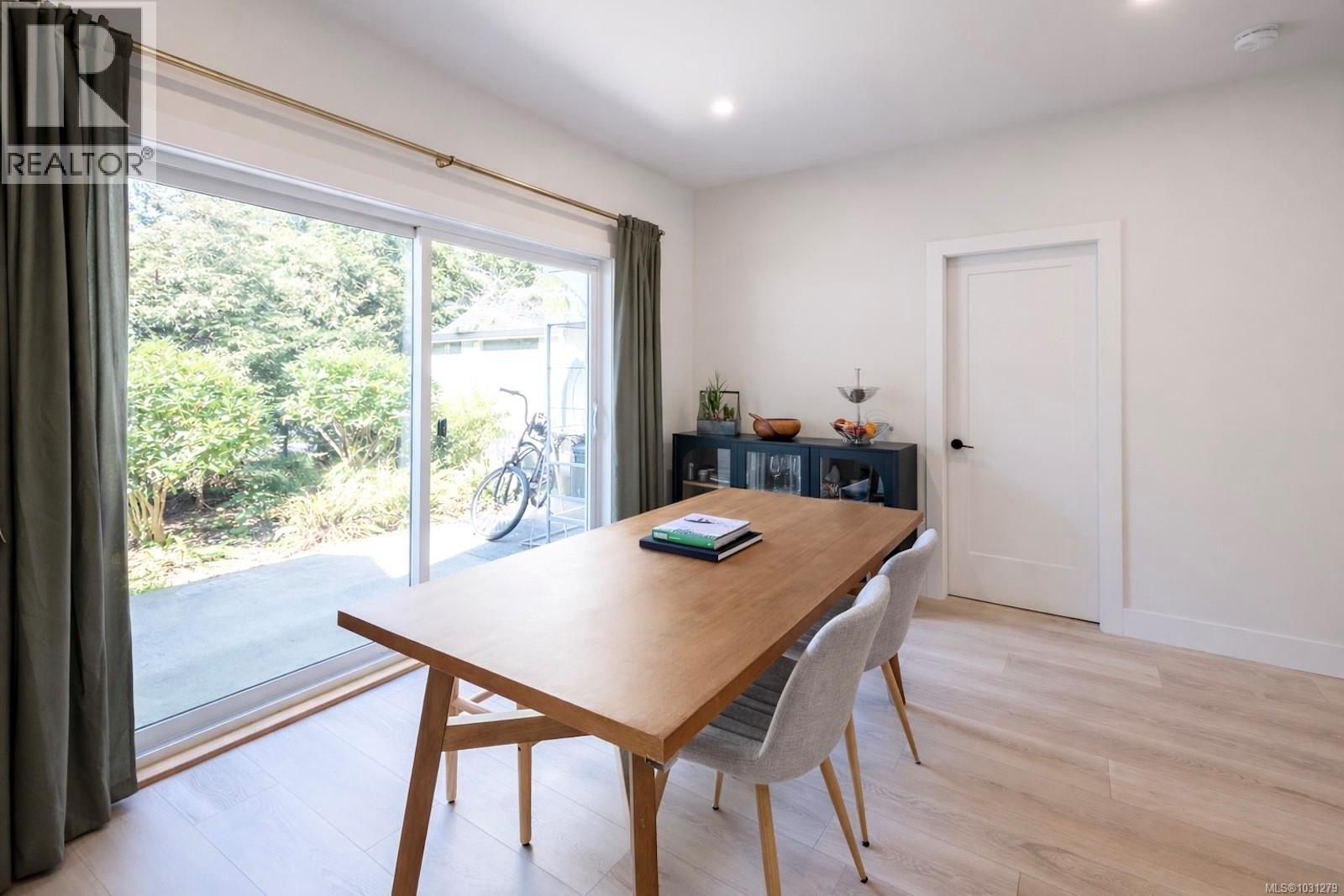 17 625 Hellesen Dr, Tofino