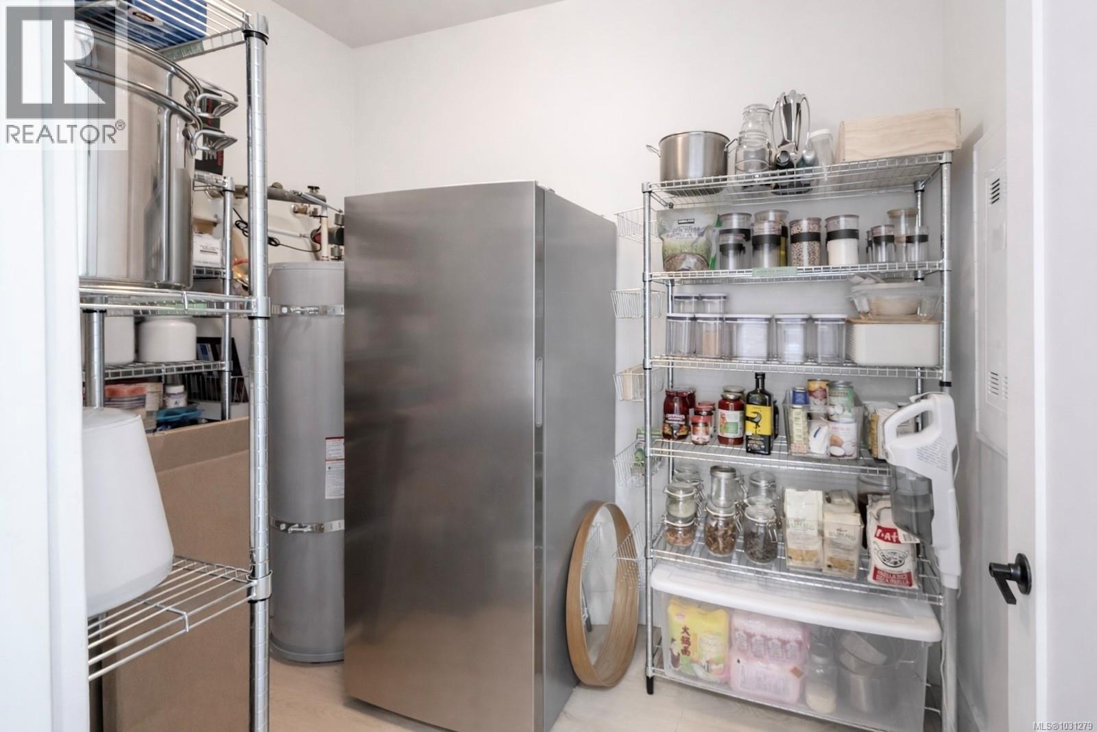 17 625 Hellesen Dr, Tofino