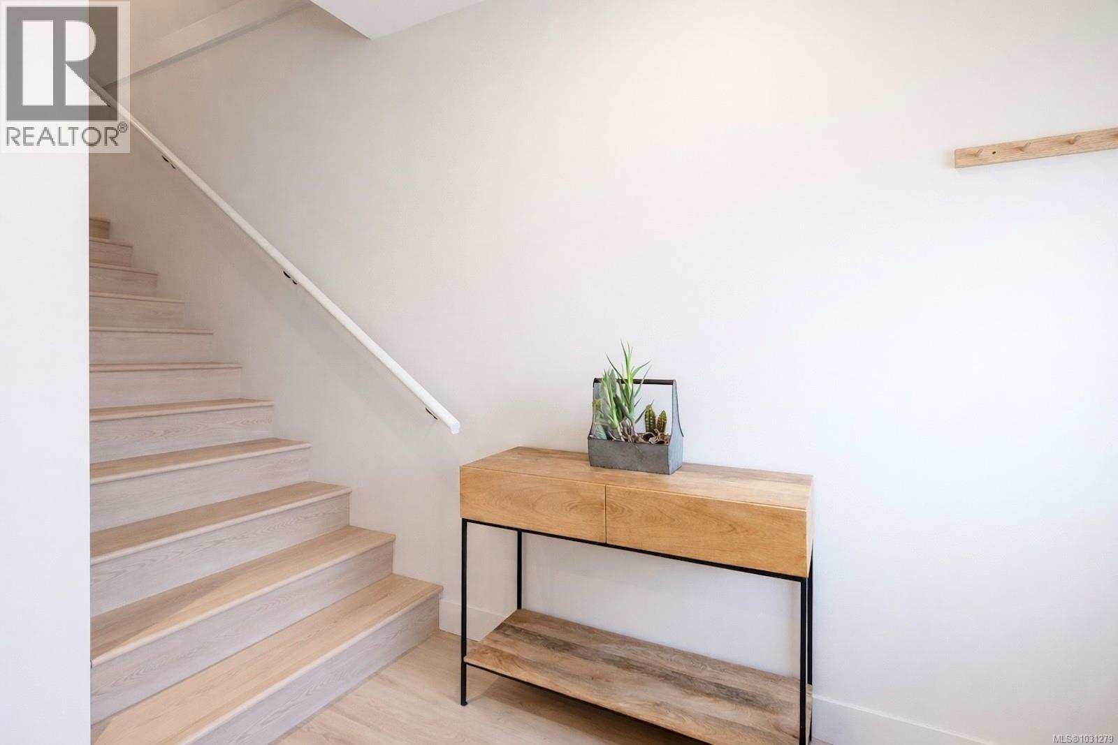 17 625 Hellesen Dr, Tofino