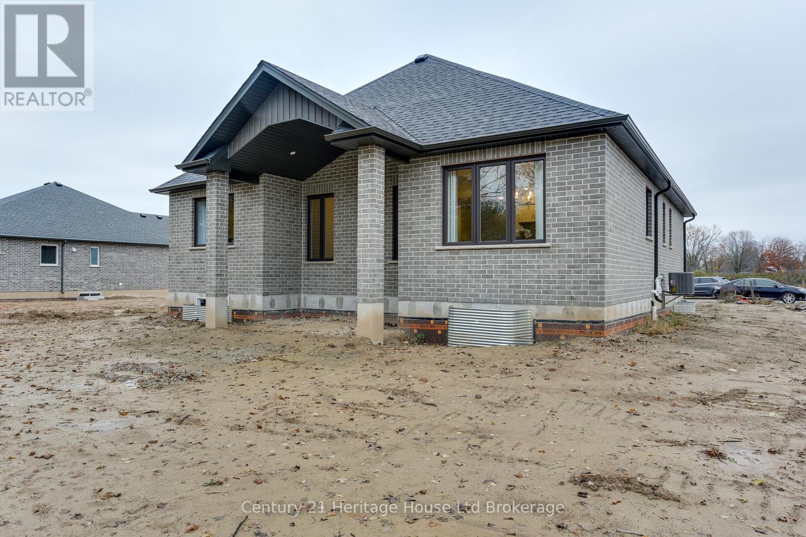 114 BEECH BOULEVARD - 26
