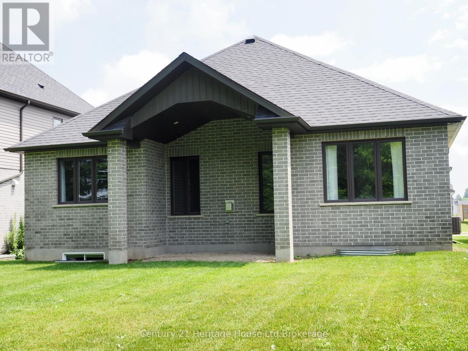 114 BEECH BOULEVARD - 28