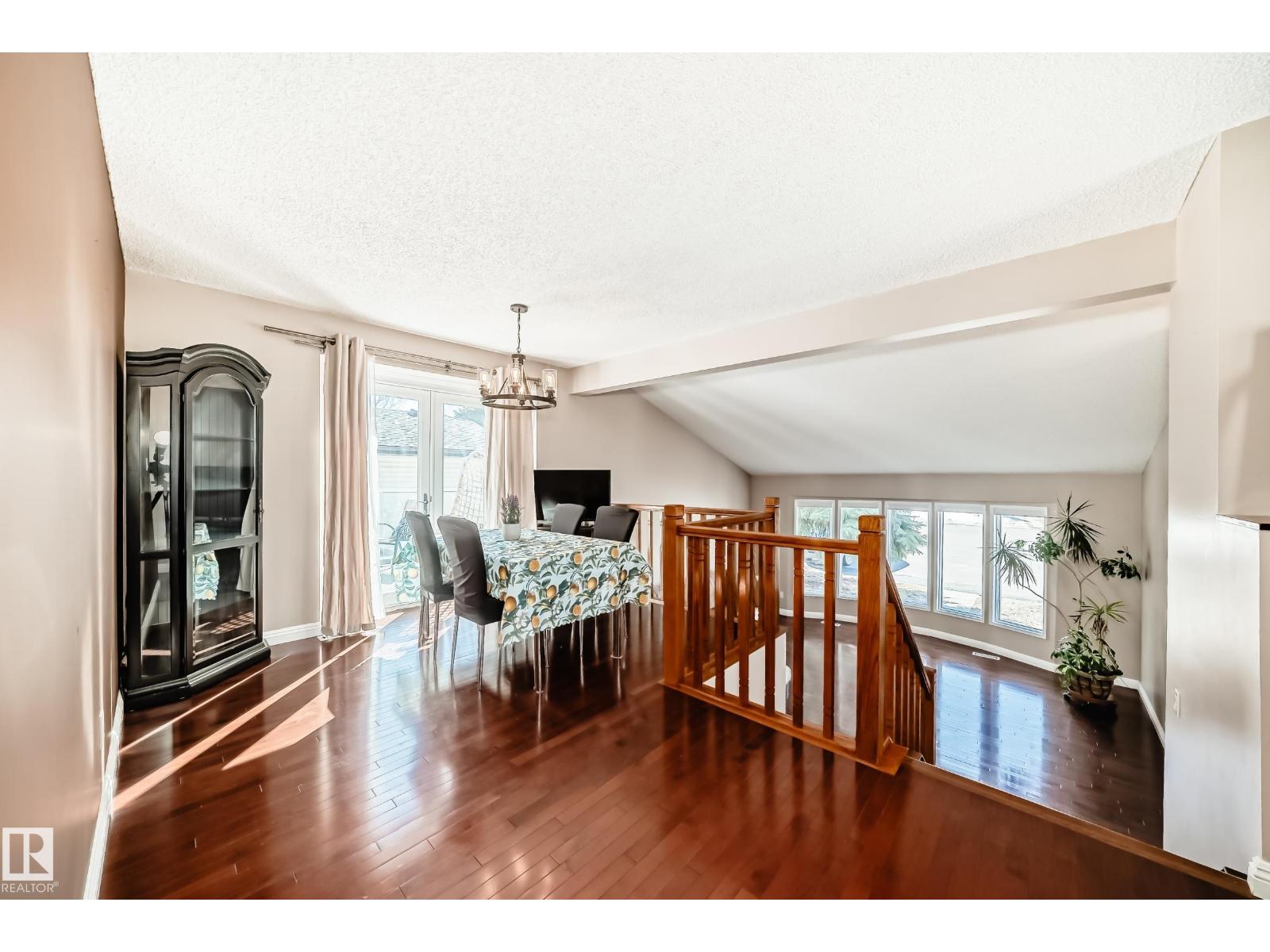 287 LAGO LINDO CR NW, Edmonton