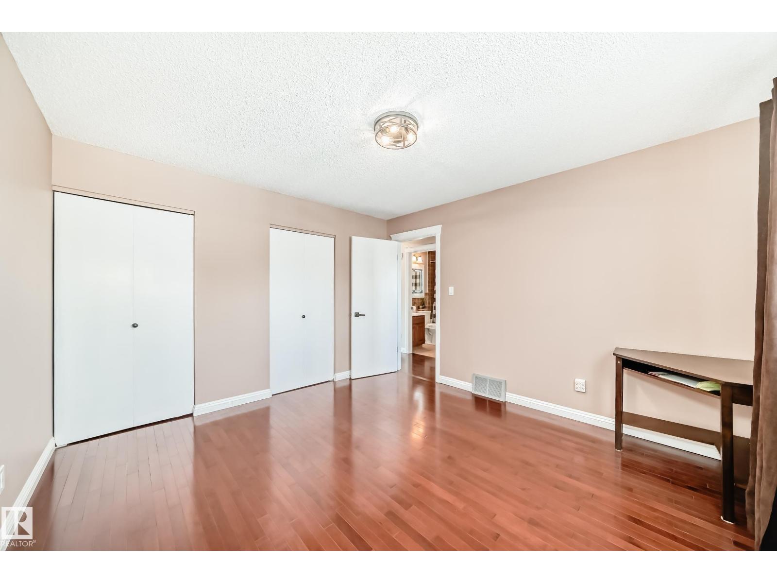 287 LAGO LINDO CR NW, Edmonton