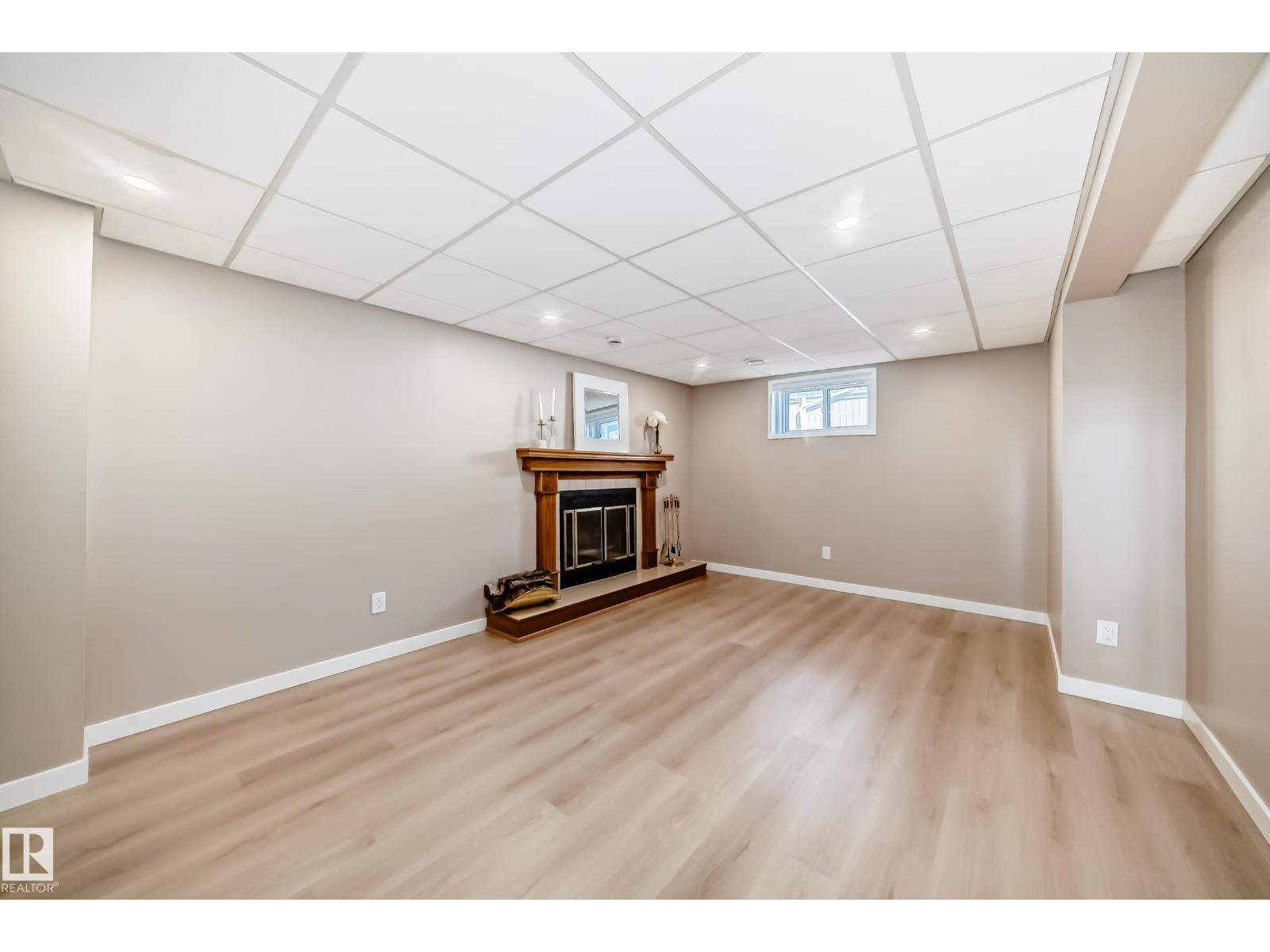 287 LAGO LINDO CR NW, Edmonton