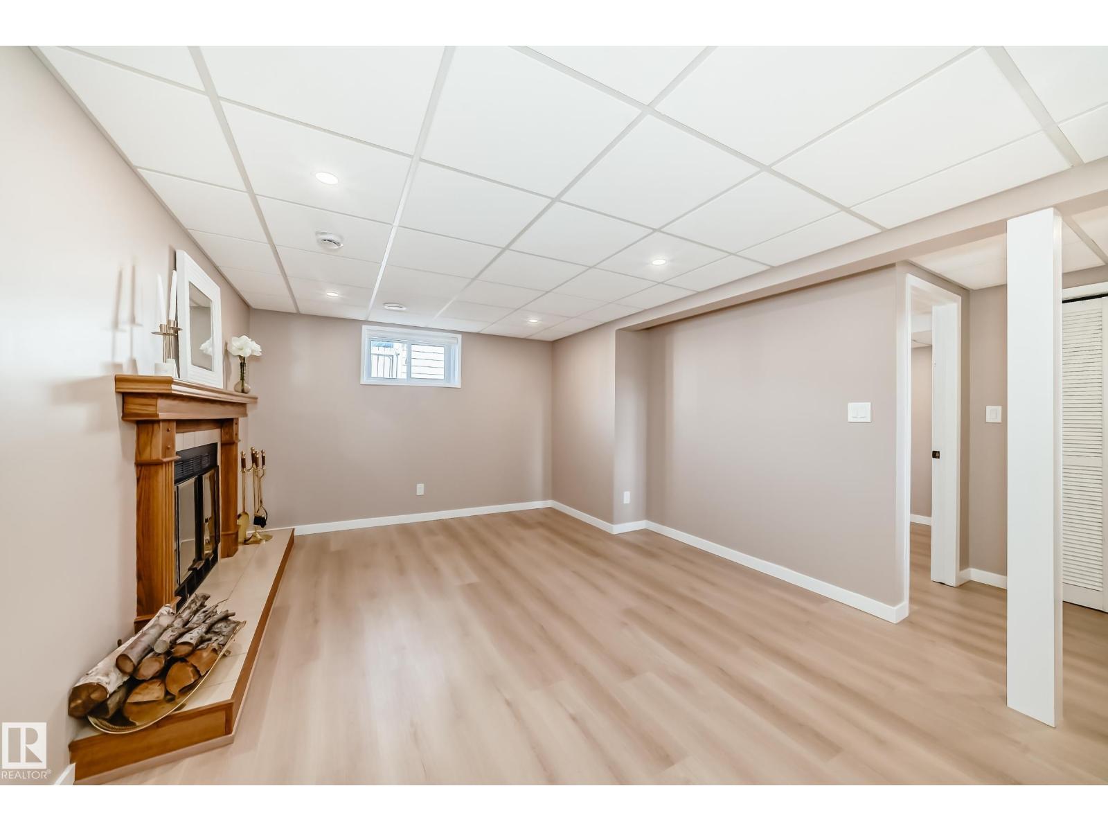 287 LAGO LINDO CR NW, Edmonton