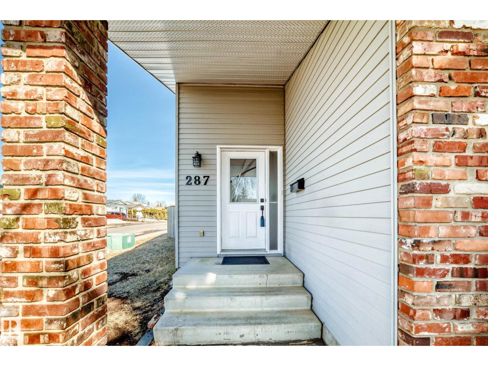 287 LAGO LINDO CR NW, Edmonton