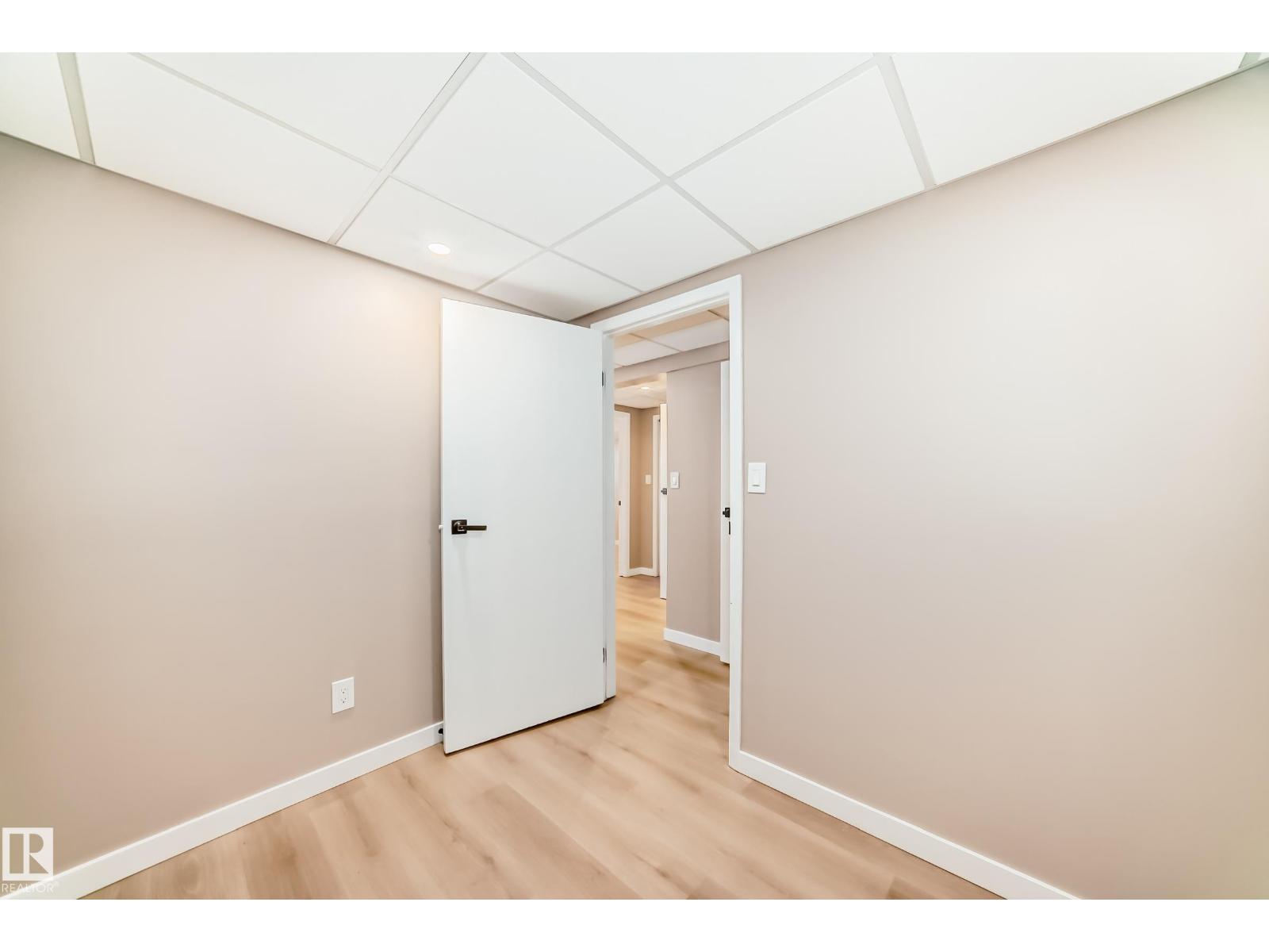 287 LAGO LINDO CR NW, Edmonton