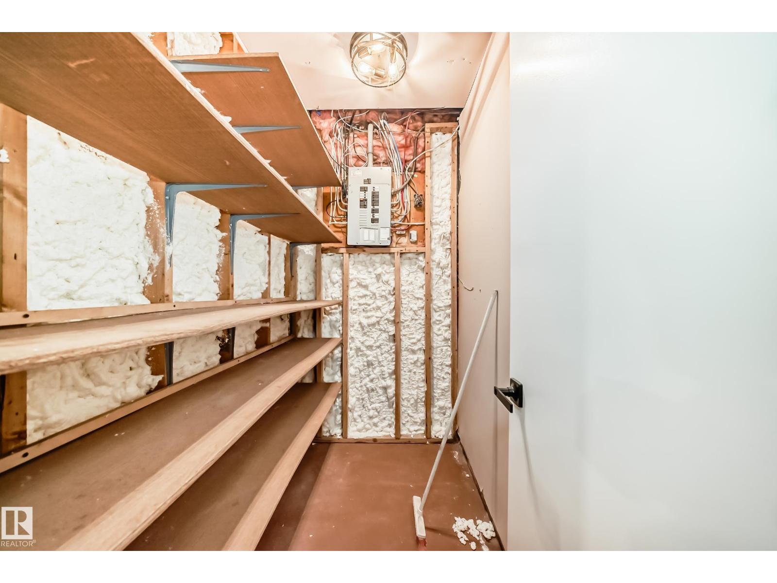 287 LAGO LINDO CR NW, Edmonton