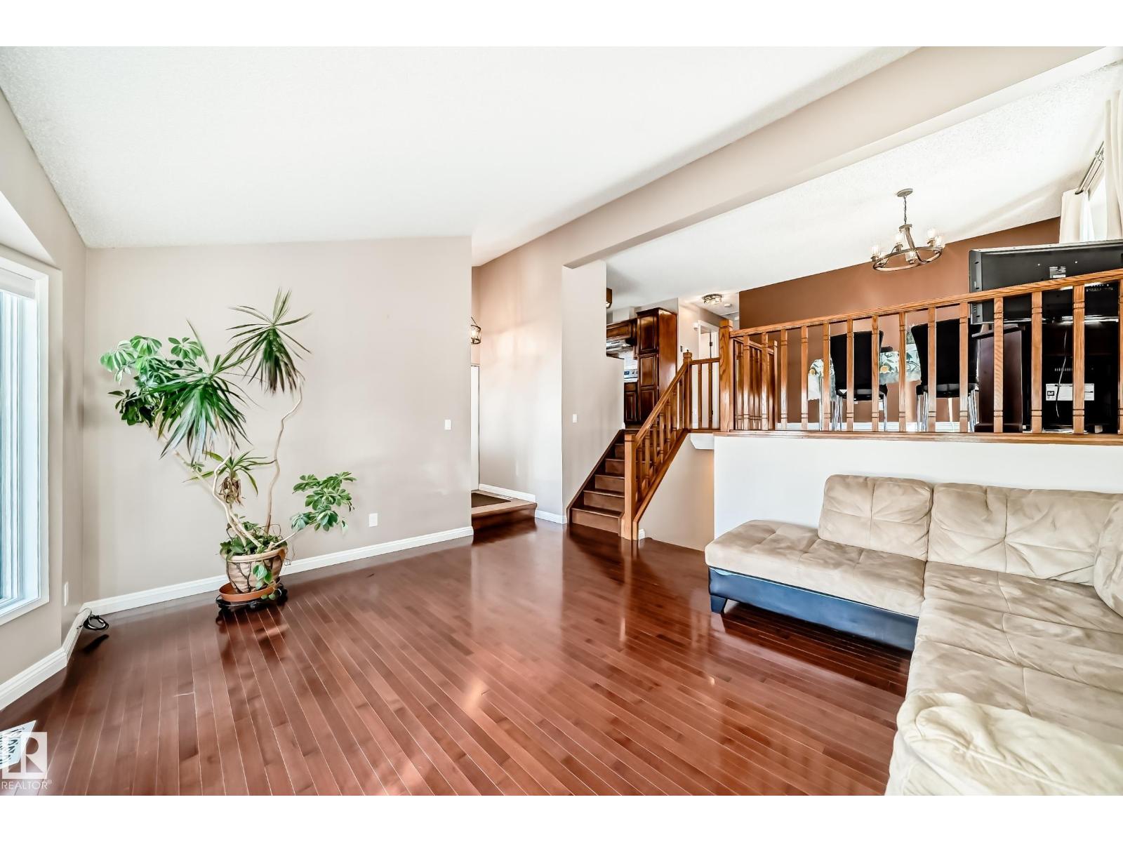 287 LAGO LINDO CR NW, Edmonton