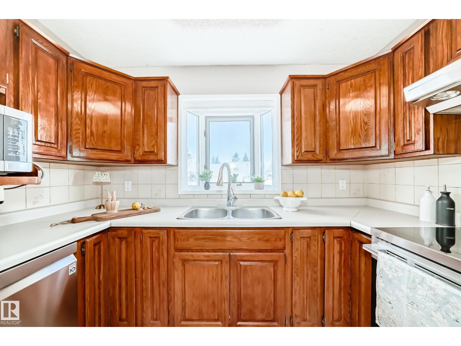 287 LAGO LINDO CR NW, Edmonton