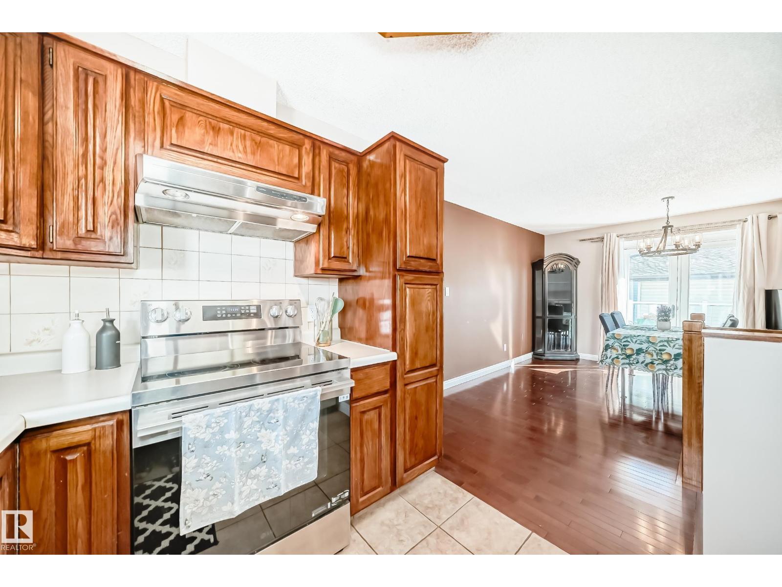 287 LAGO LINDO CR NW, Edmonton