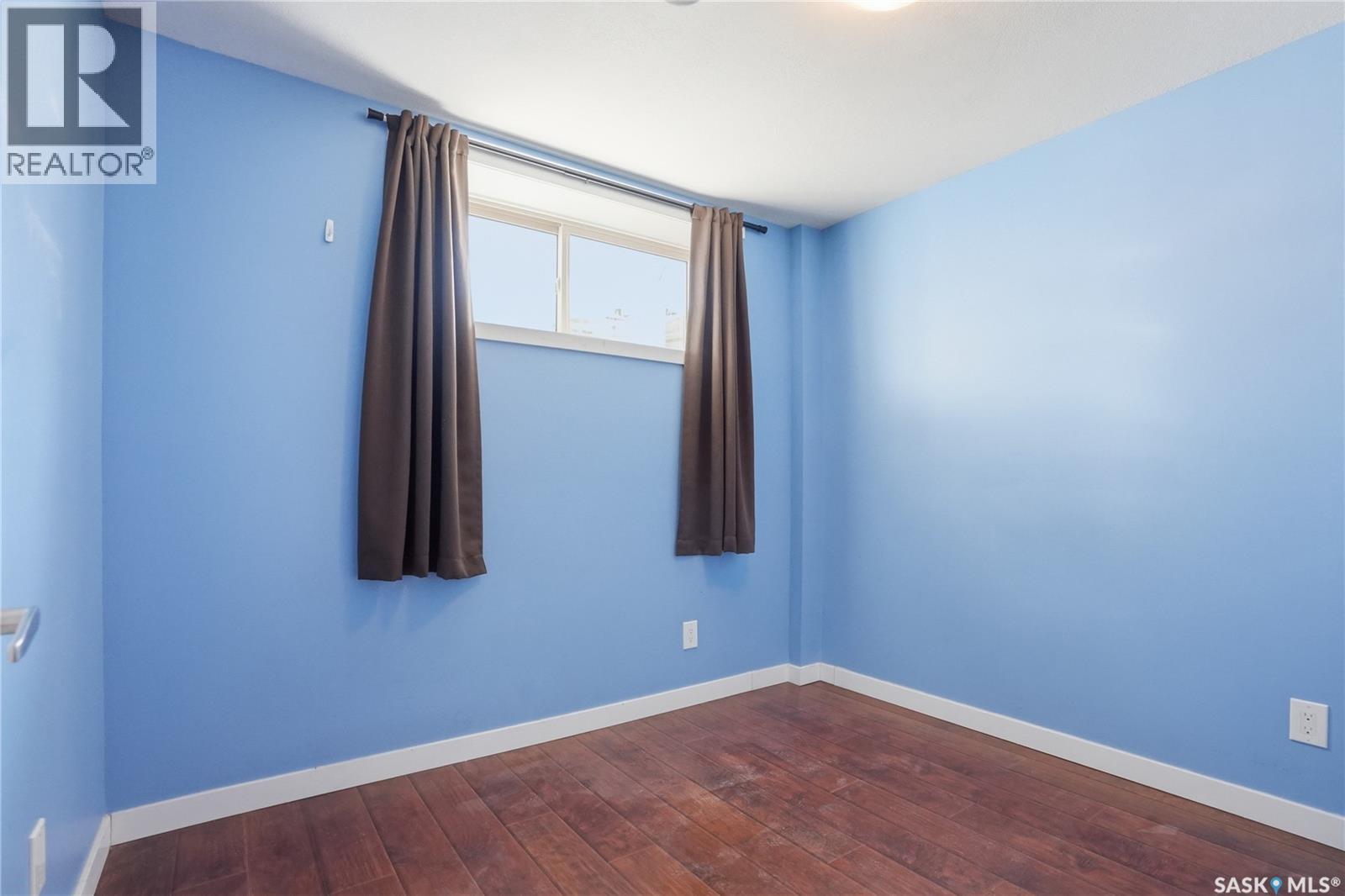 #167 115 SHEPHERD CRESCENT - 34