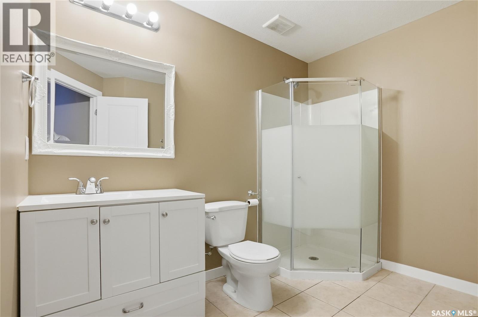 #167 115 SHEPHERD CRESCENT - 38