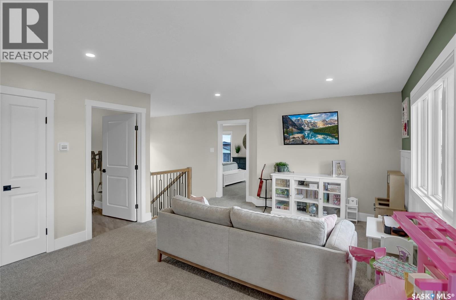 82 CLUNIE COURT - 26