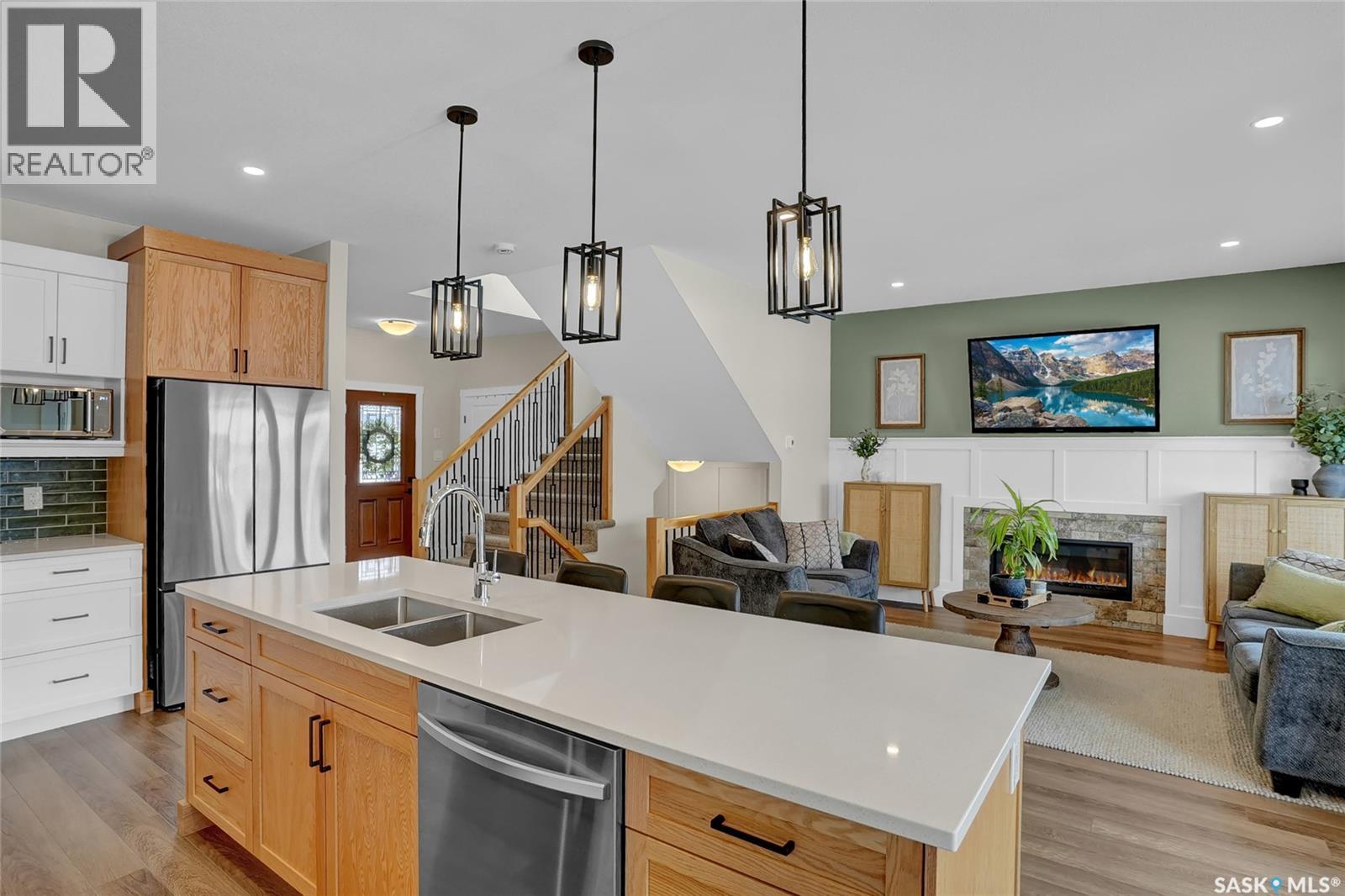 82 CLUNIE COURT - 15