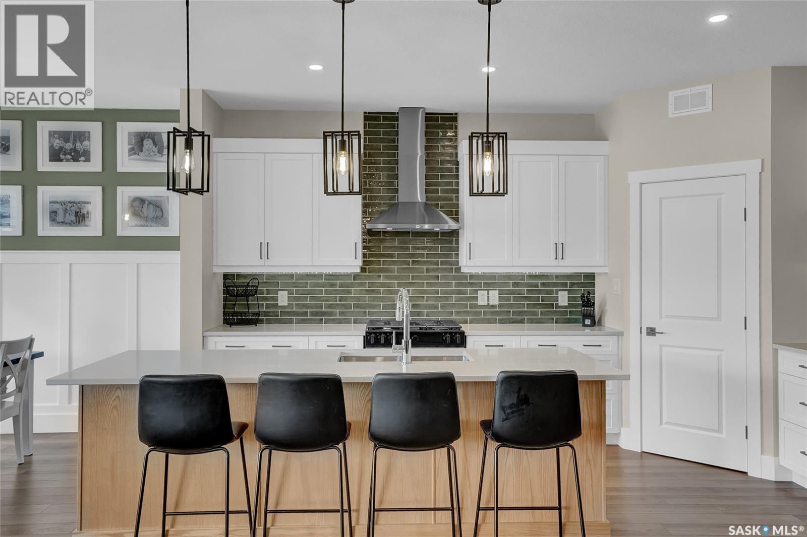 82 CLUNIE COURT - 14