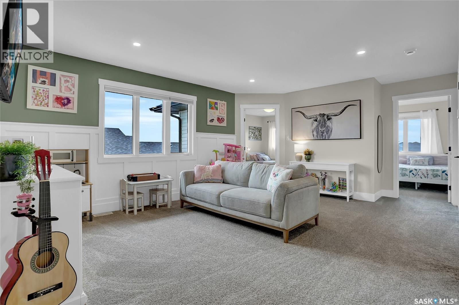 82 CLUNIE COURT - 24