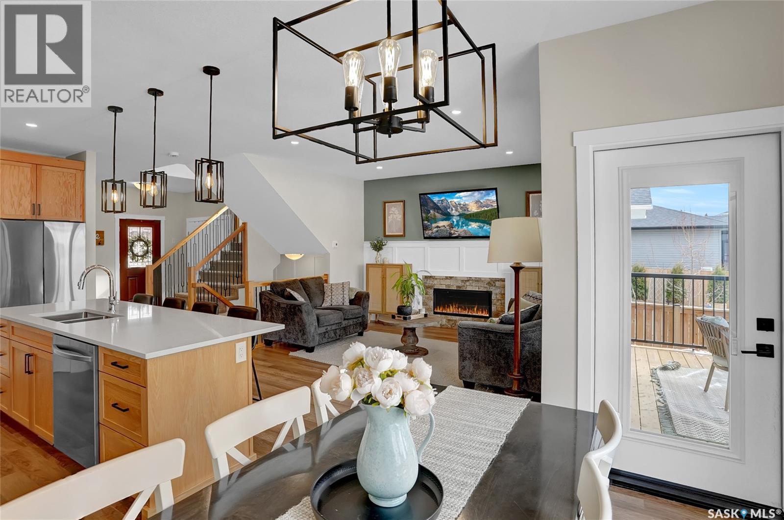 82 CLUNIE COURT - 11