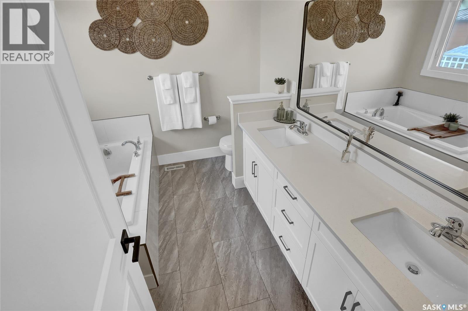 82 CLUNIE COURT - 32