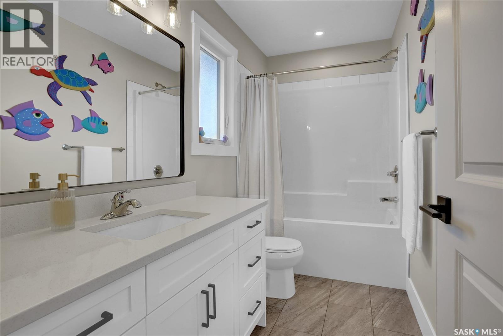 82 CLUNIE COURT - 39