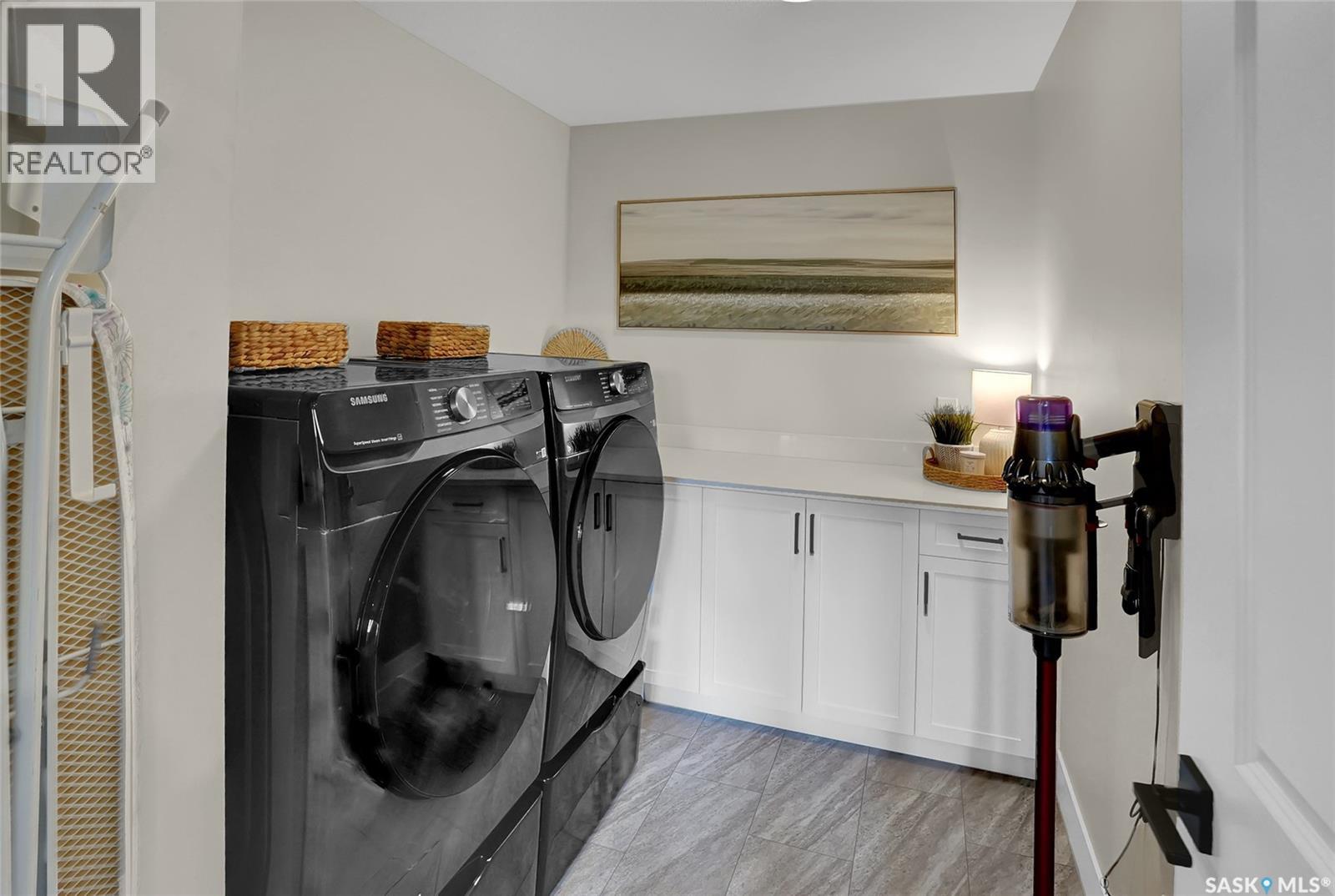 82 CLUNIE COURT - 41