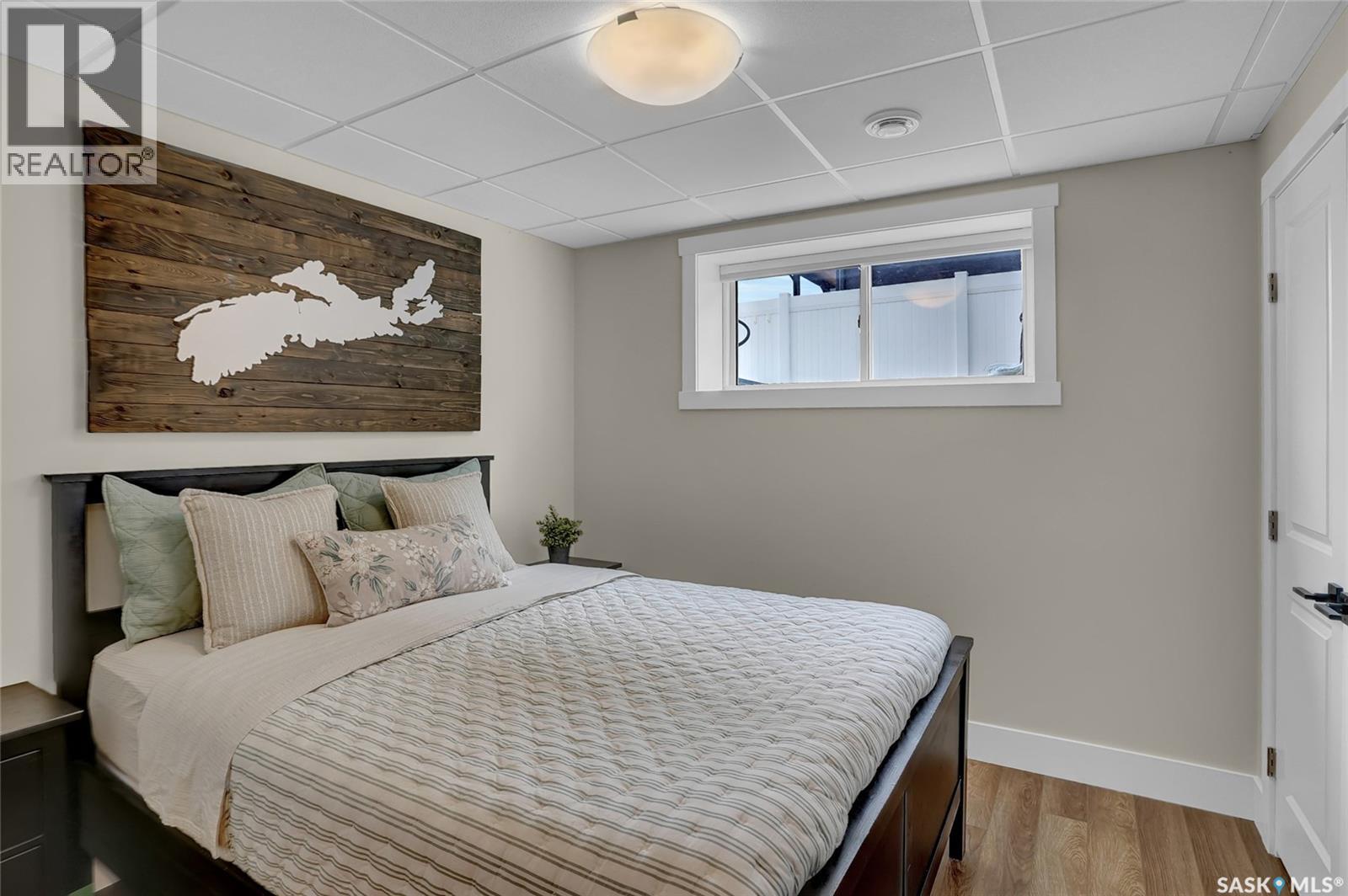 82 CLUNIE COURT - 45