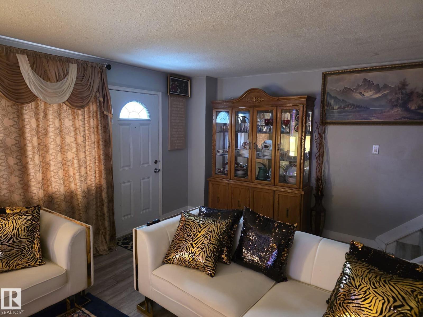 312 VILLAGE ON THE GREEN GR NW, Edmonton