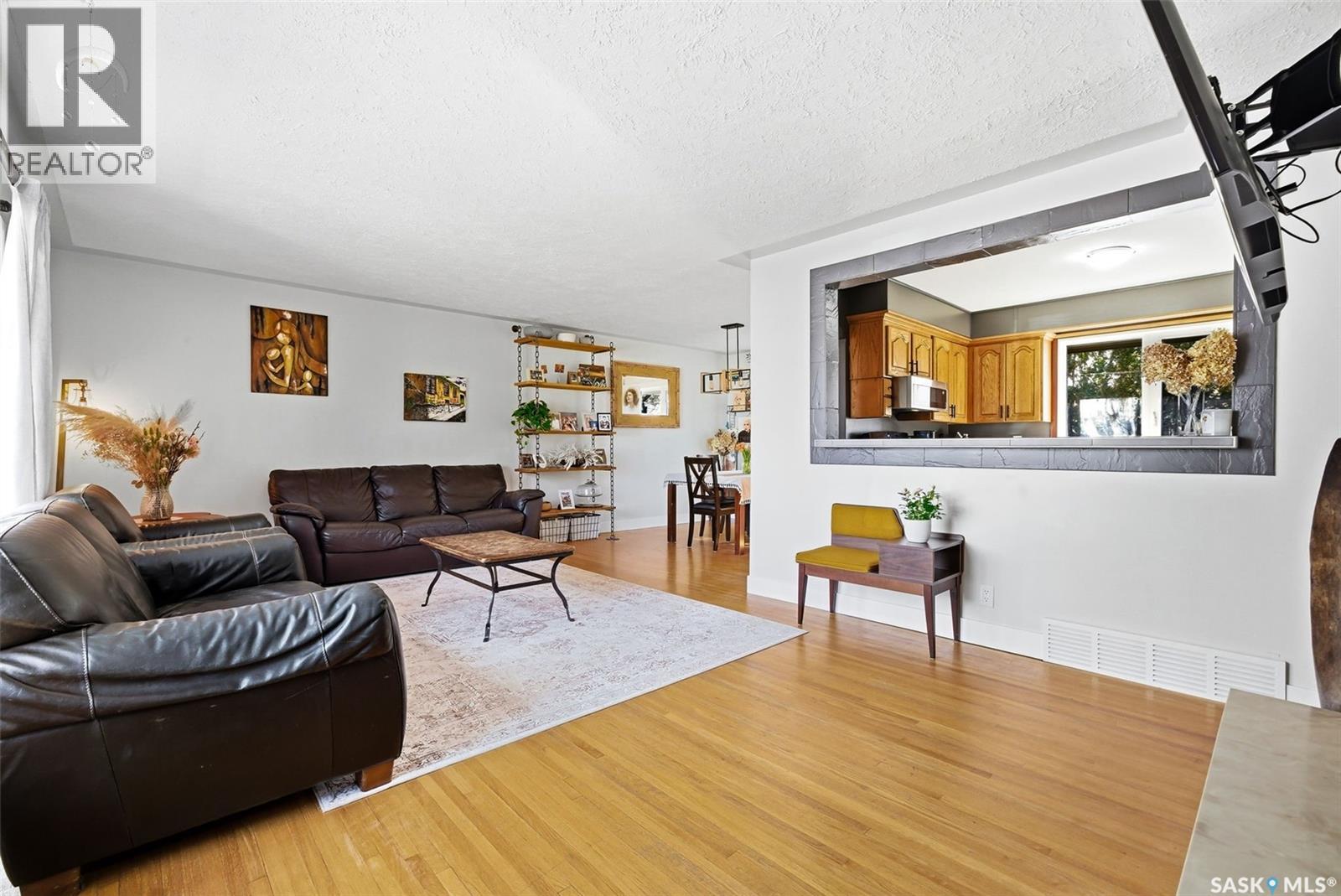 30 MARSH CRESCENT - 4