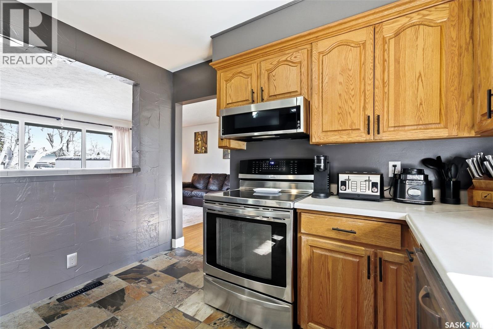 30 MARSH CRESCENT - 11